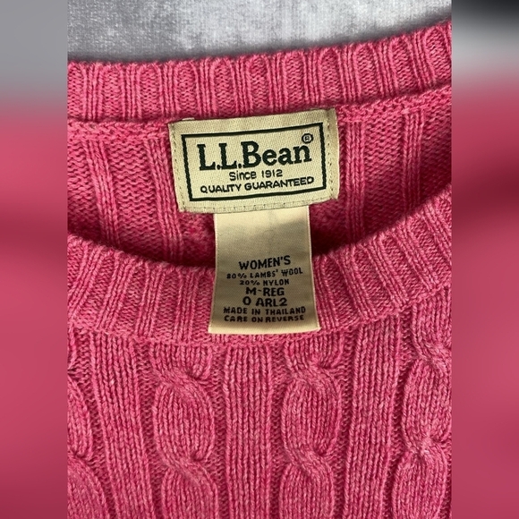 L.L.Bean Iced Rose Crewneck Cable Knitted Long Sleeve Sweater Women M Lambswool - Picture 3 of 5